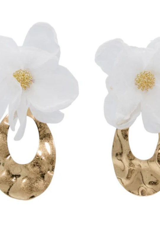 Pair of earrings with white floral tops and gold下半部分 on a white background