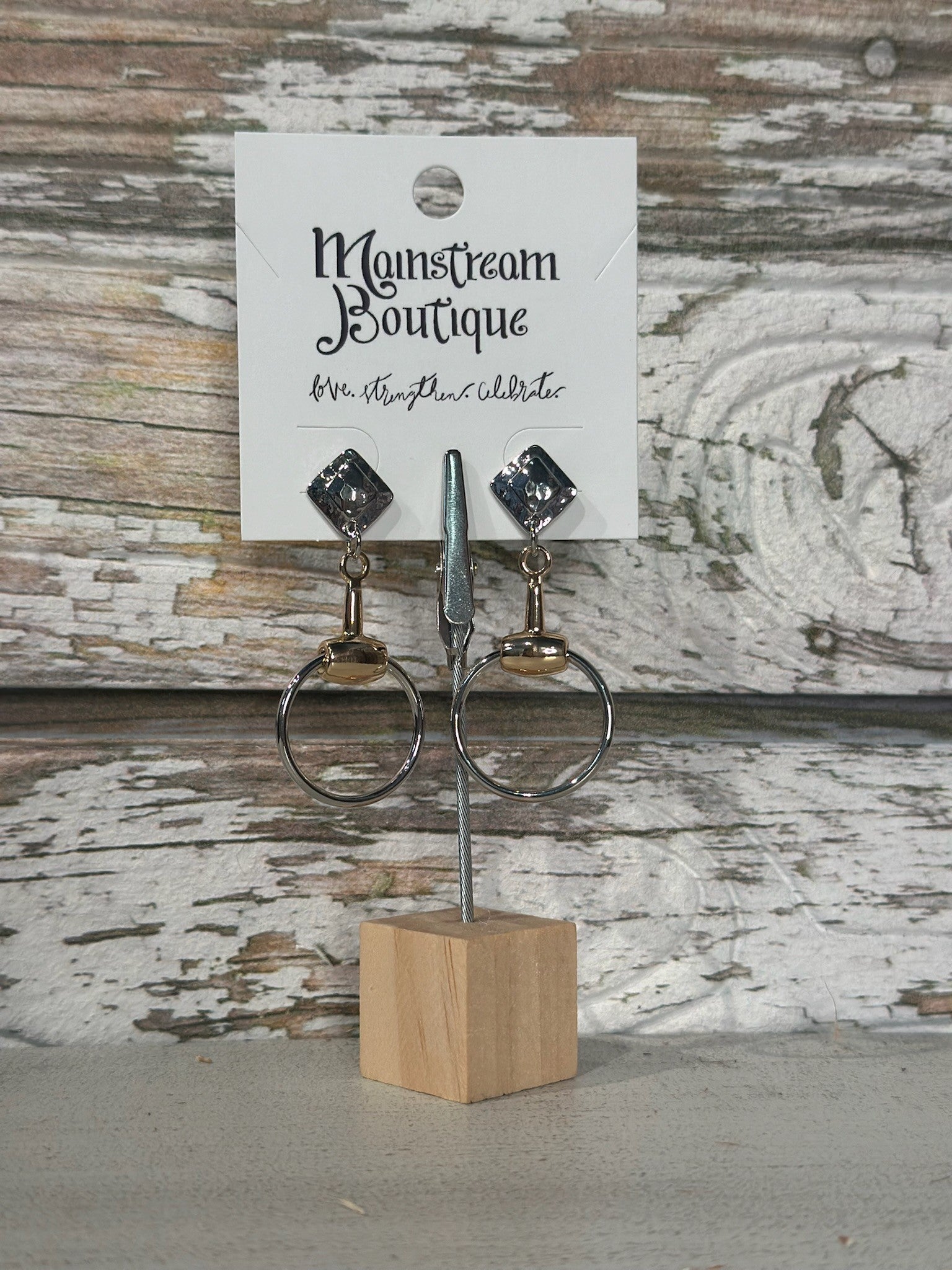 Two-Toned Horsebit Earring 